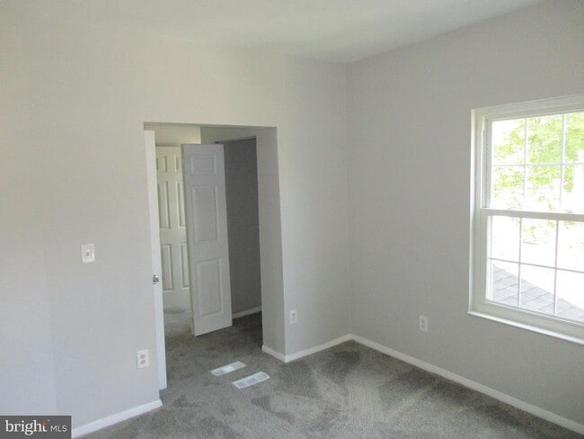 Building Photo - 3317 Devonshire Dr