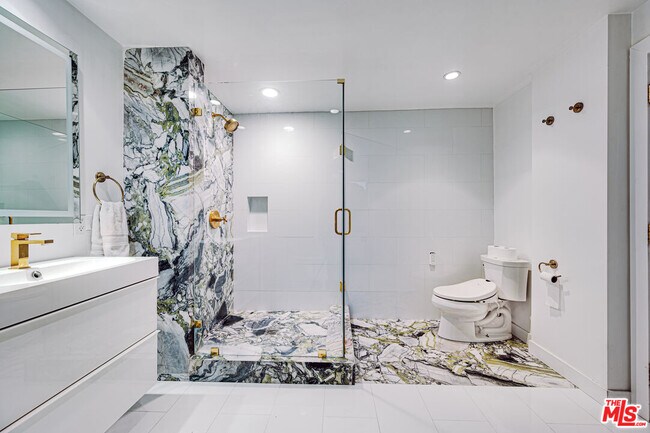 Building Photo - 8560 Franklin Ave