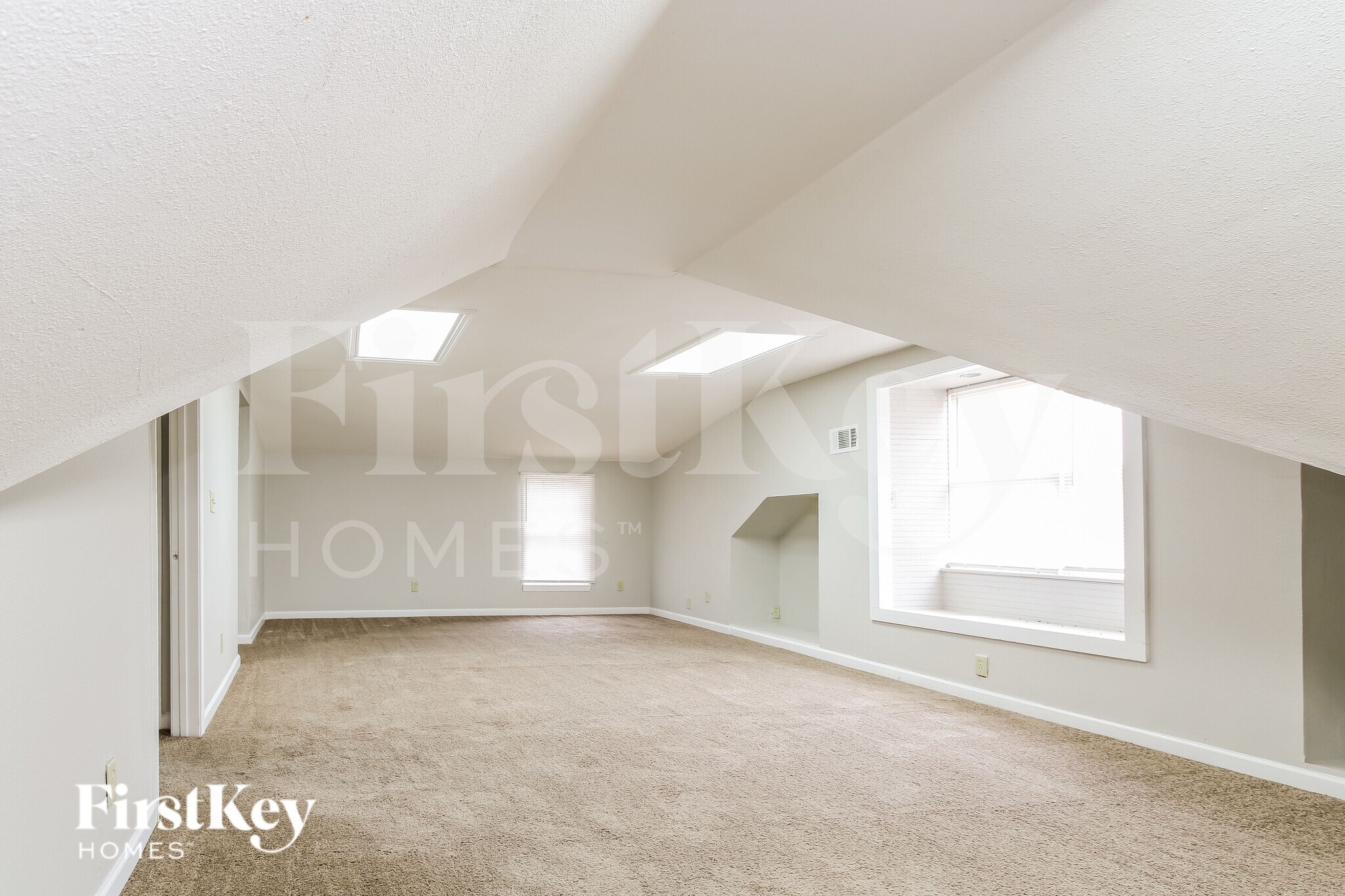 Building Photo - 3854 Waterfall Dr