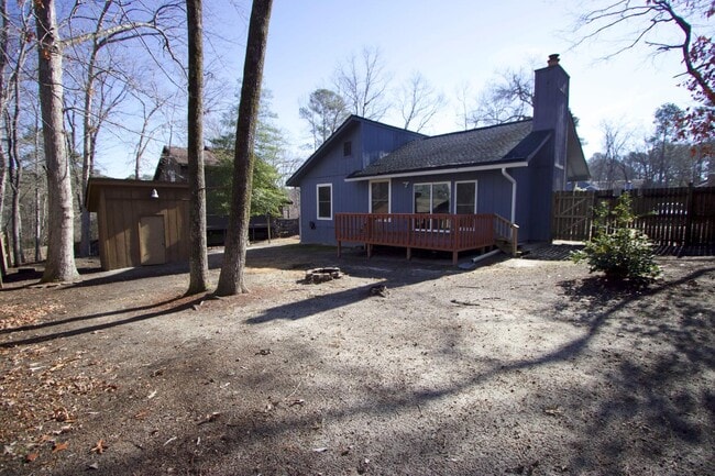 Building Photo - 315 Whipple Tree Ln