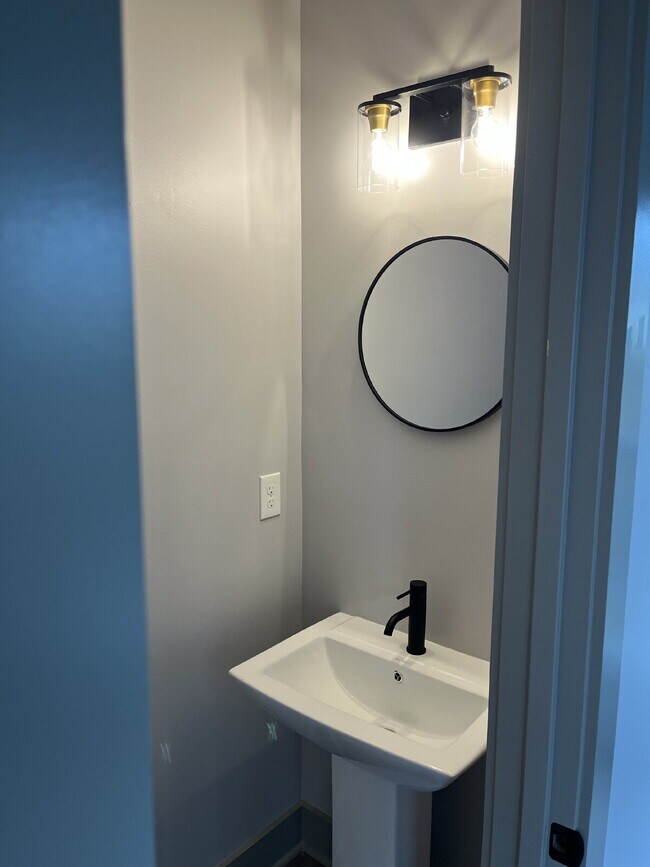 Building Photo - 2922 Painted Pony Dr