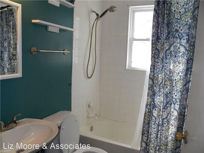 Building Photo - 2 br, 1 bath House - 627 Briarfield Road