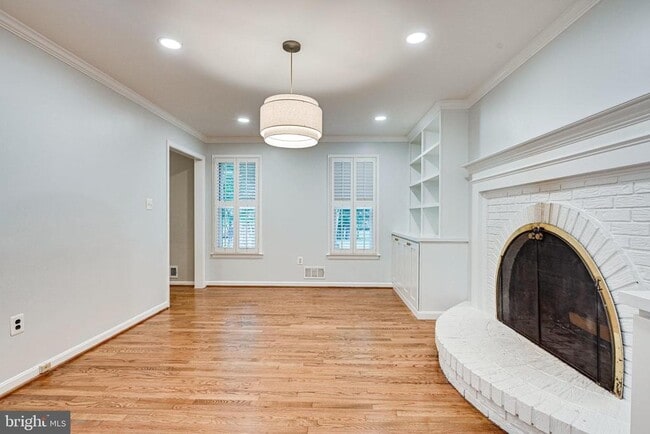 Building Photo - 12127 Holly Knoll Cir