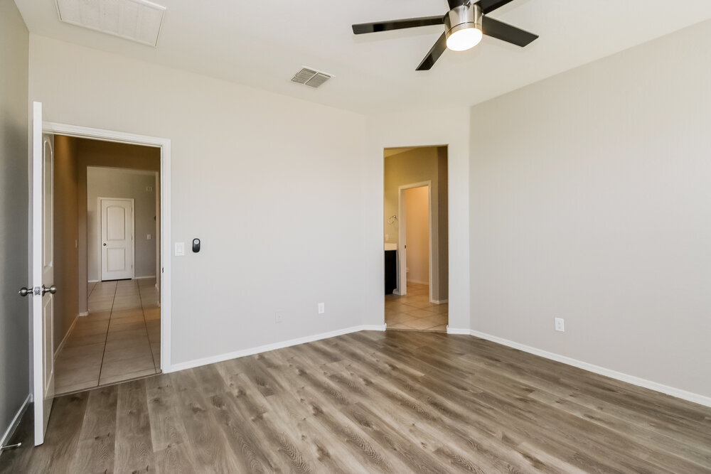 Building Photo - 42142 W Balsa Dr