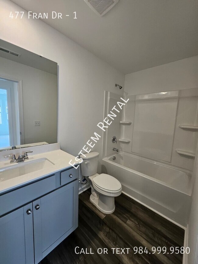 Building Photo - 477 Fran Dr