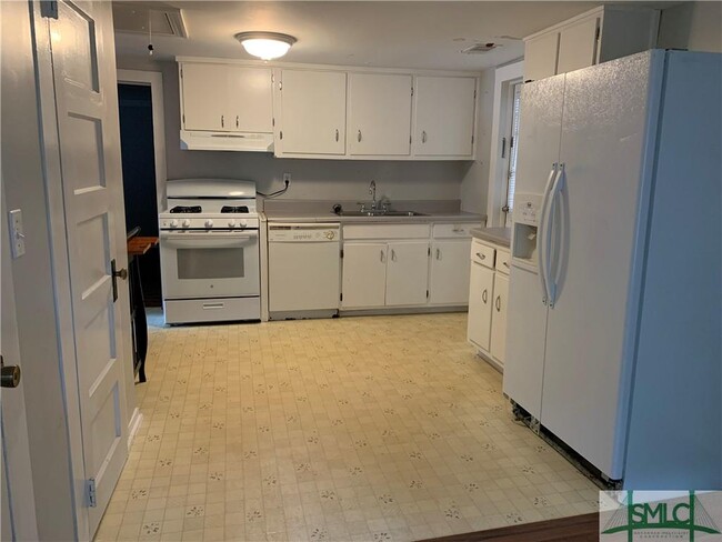 Building Photo - 8510 Whitefield Ave