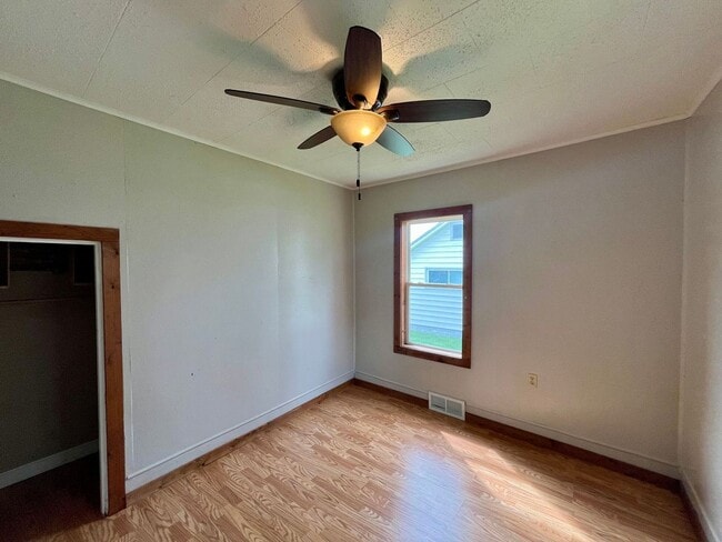 Building Photo - 1419 Upland Ave