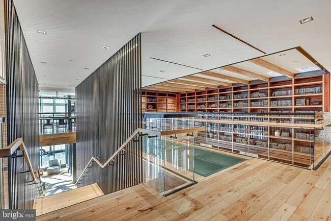 Building Photo - 70 N Street SE Unit 913