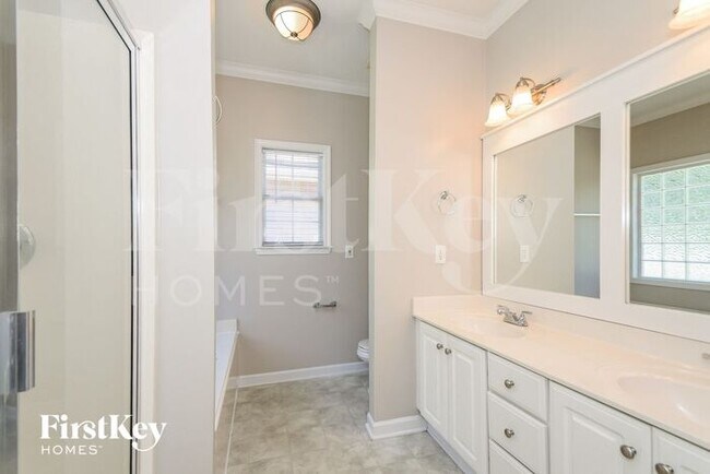 Building Photo - 388 Walker Way