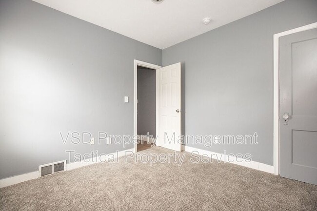 Building Photo - 3486 W 60th St