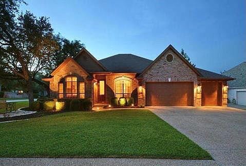 Building Photo - 102 Champions Ct