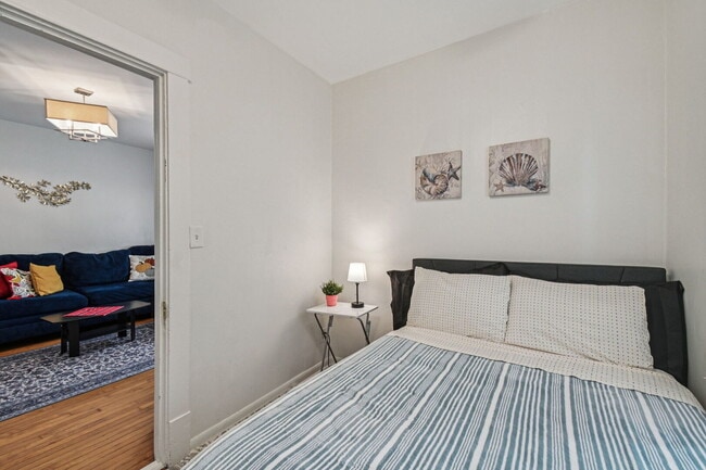 Building Photo - 5017 N Meade Ave