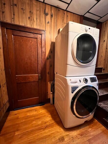 laundry room 1 - 5175 50th Ave