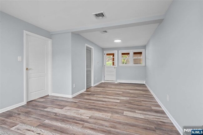 Building Photo - 230 Orchard Dr