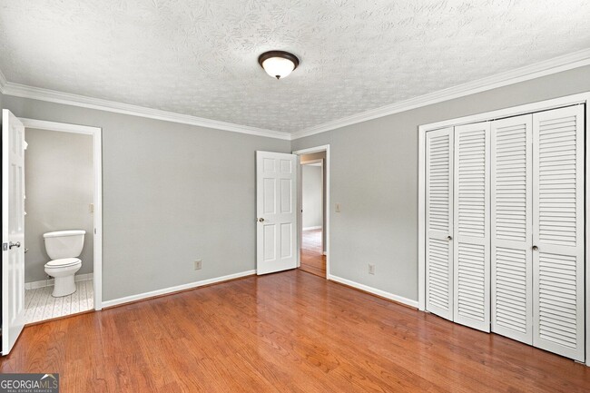 Building Photo - 4548 Shallowford Rd