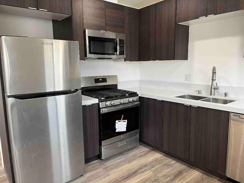 Building Photo - 1929 S Corning St