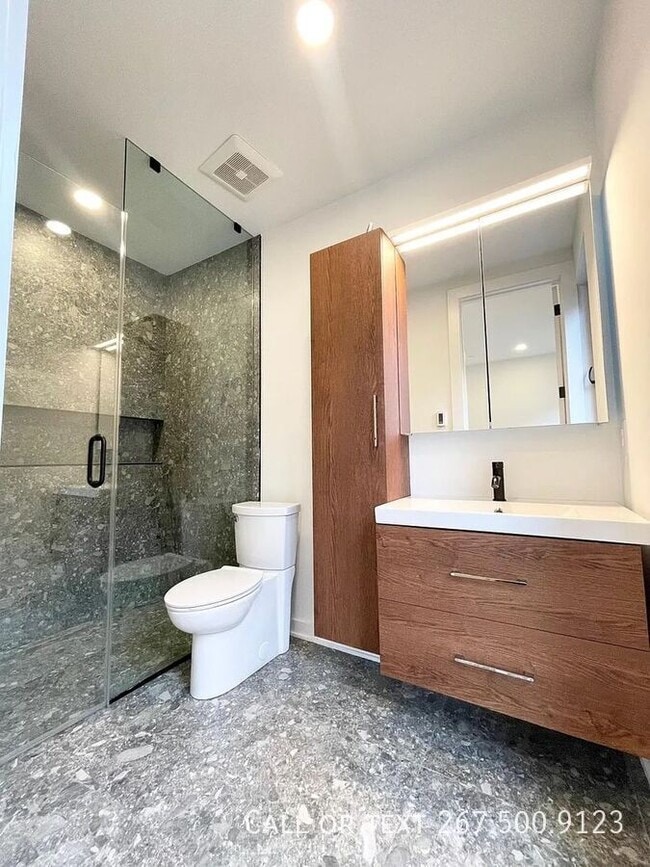 Building Photo - 1306 N Front St