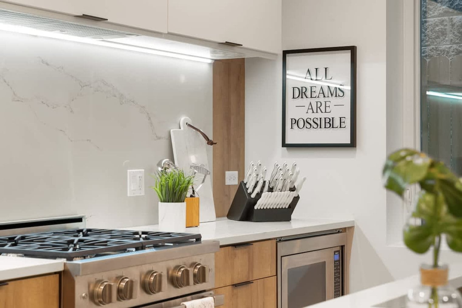 Building Photo - 2110 W Washington Blvd