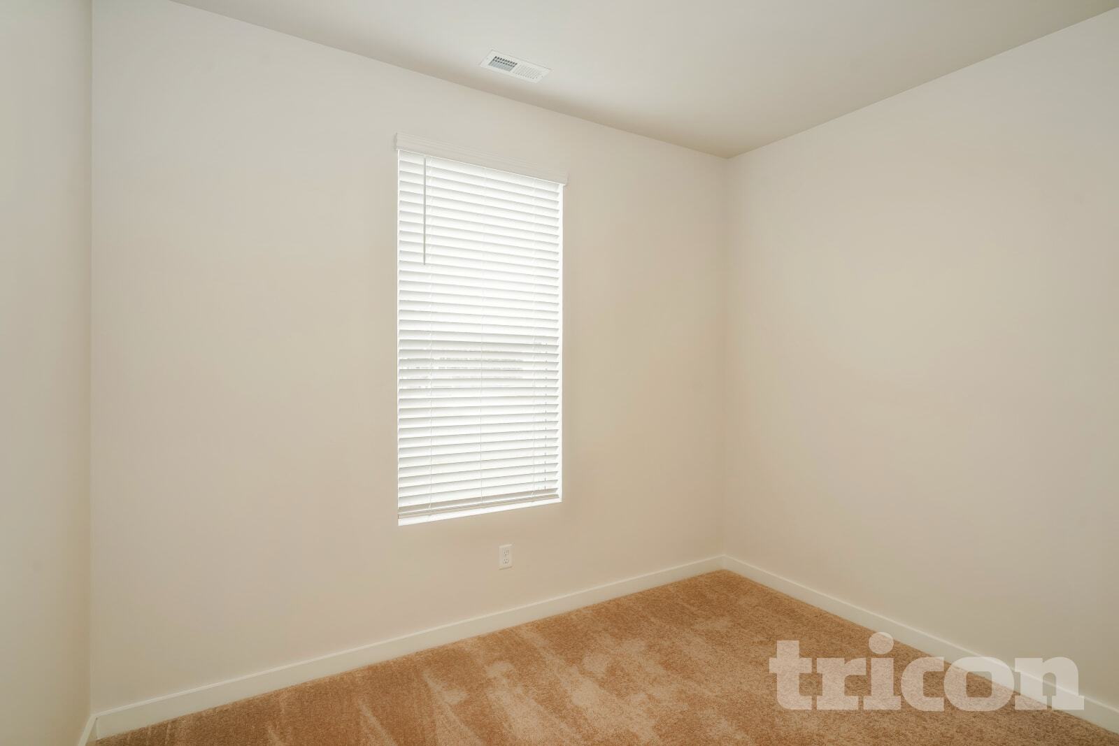 Building Photo - 361 Park Glen Dr