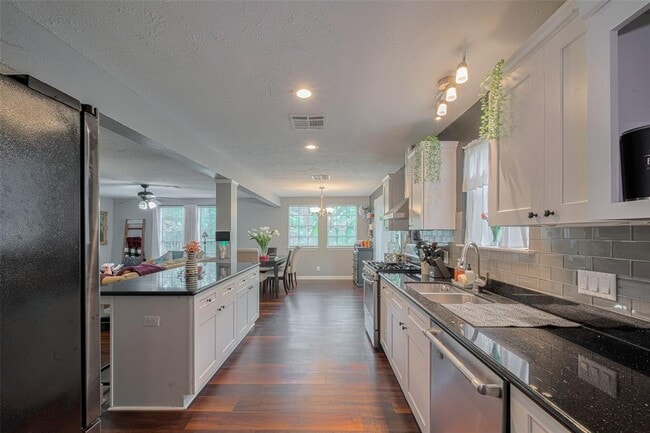 Building Photo - 5514 Avenue M