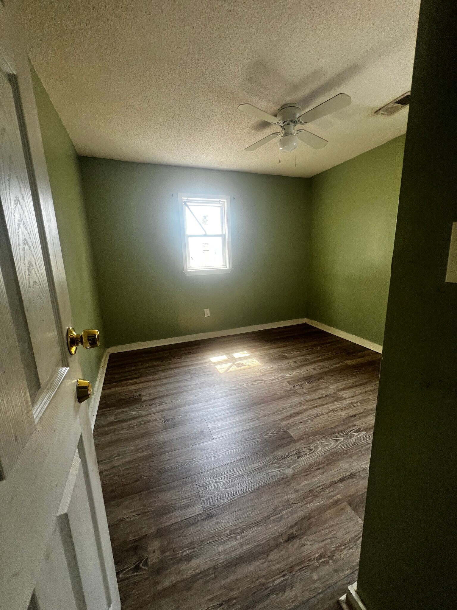 Building Photo - 944 Alice Ave