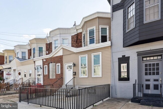 Building Photo - 2348 E Allegheny Ave