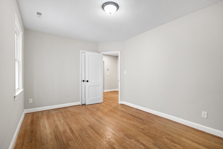 Building Photo - 1614 21st Pl SE