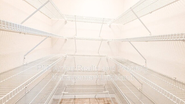 Building Photo - 6955 Lake Eaglebrooke Dr