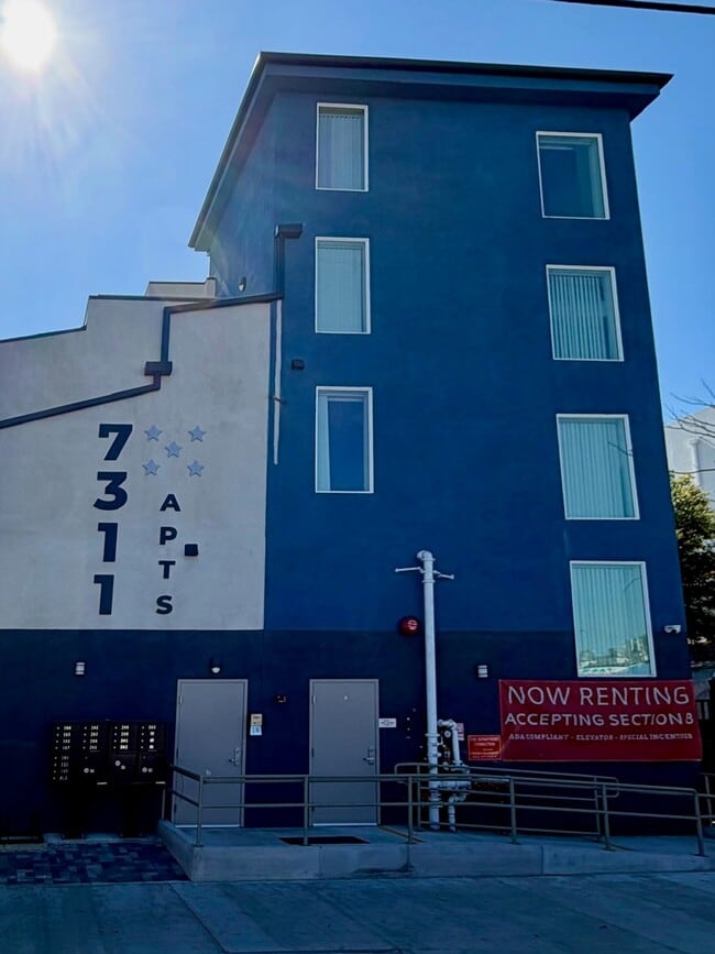 Building Photo - 7311 S Broadway