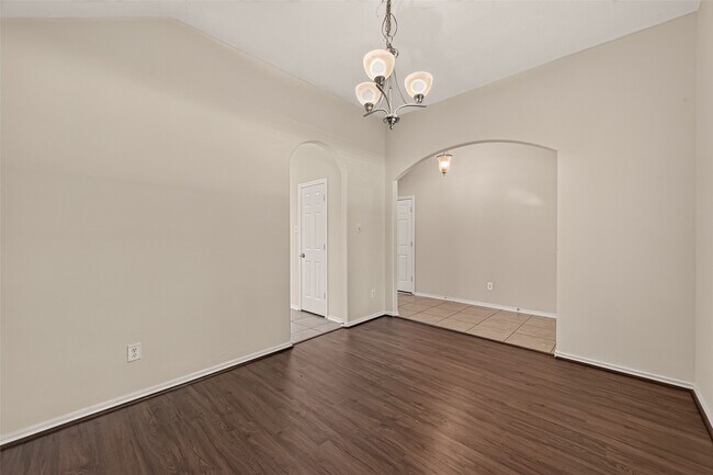 Building Photo - 5006 Juniper Walk Ln