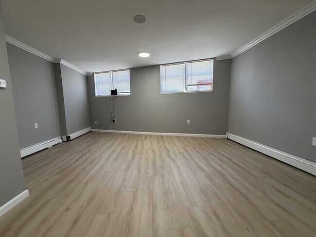 Building Photo - 9066 Palisade Plaza