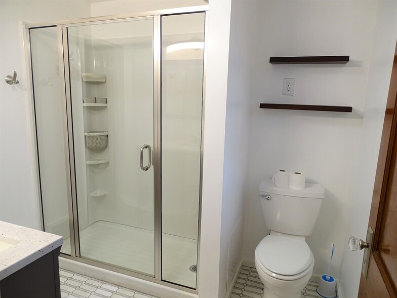 Building Photo - 160 Mechanic St