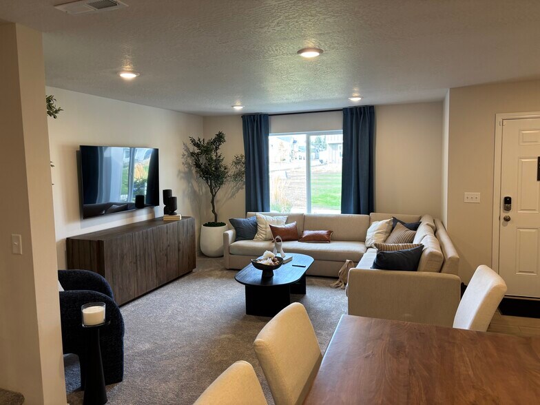 View of Living Room - 94 E Spirea Ln