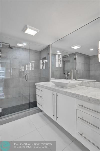 Building Photo - 3750 Galt Ocean Dr