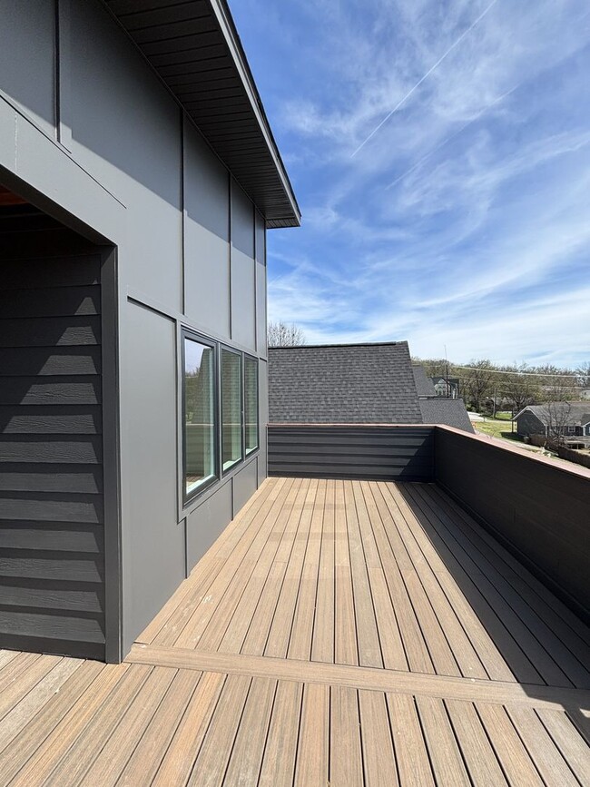 Building Photo - Brand-new 4-bedroom, 3.5-bath home