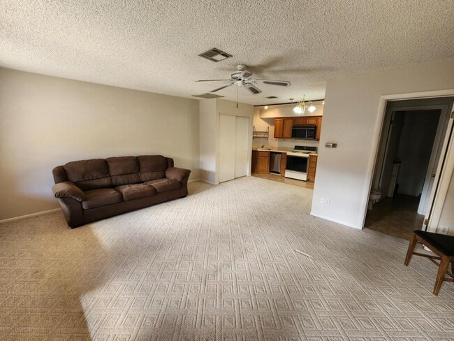 Building Photo - 1084 Tower Butte Dr