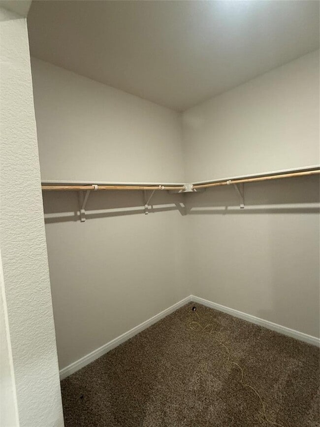 Building Photo - 233 New Albany Ln