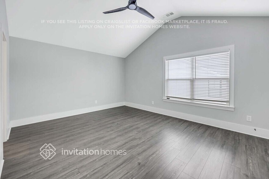 Building Photo - 240 Founders Ln