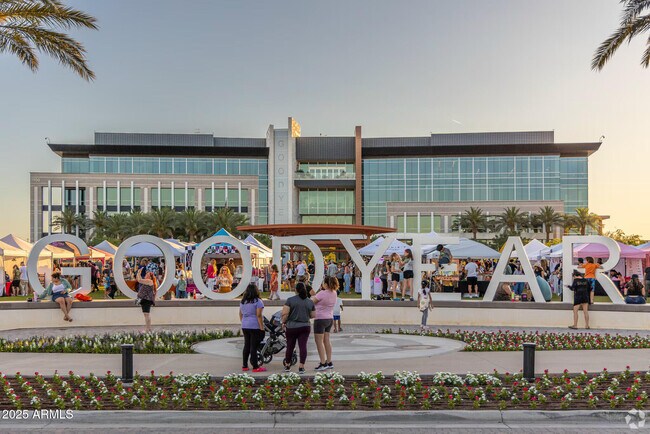 Building Photo - 1914 N 140th Ave