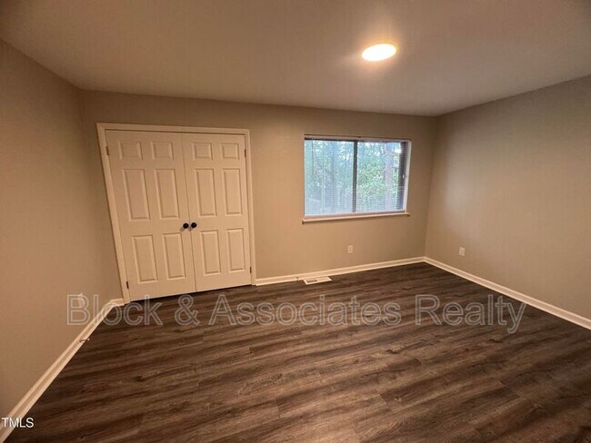 Building Photo - 1222 Teakwood Pl