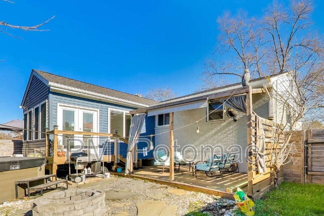 Building Photo - 1915 Henry Rd