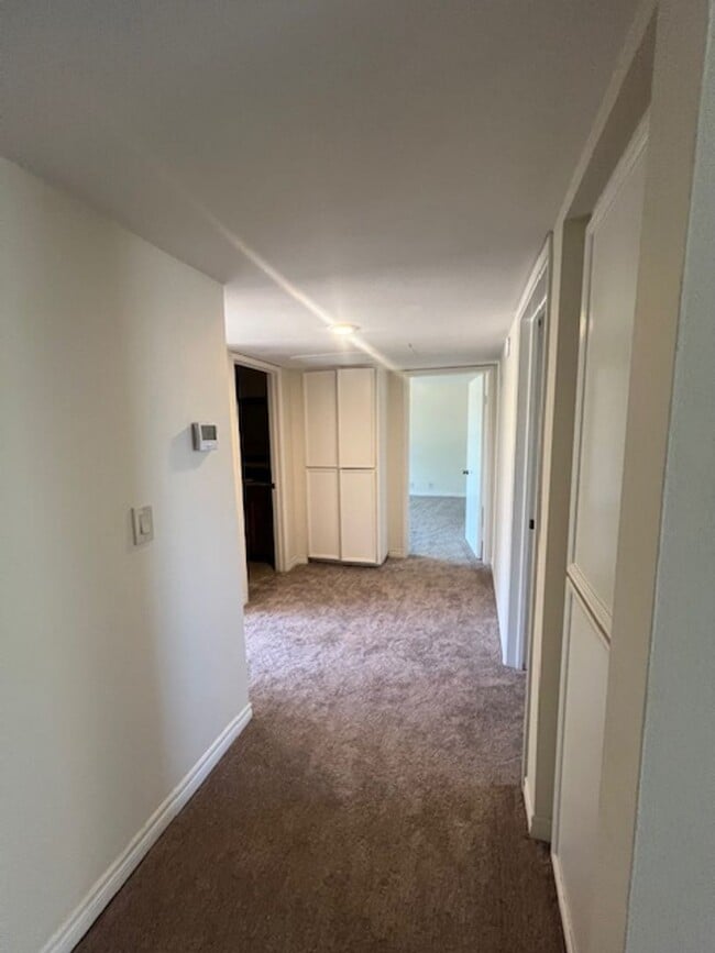Building Photo - 3 Bedroom 2 Bath Condo in Beautiful La mes...