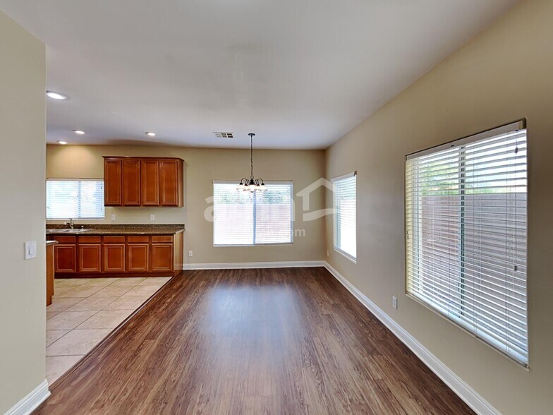 Building Photo - 2920 E Gables Vale Ct