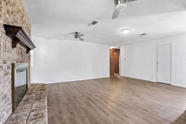 Building Photo - Beauty in Burleson ISD