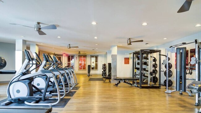 Building Photo - 747 Ralph McGill Blvd NE