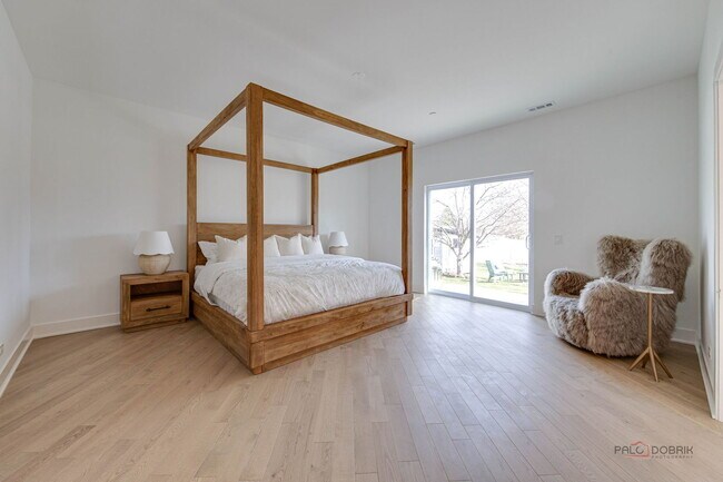 Building Photo - 19 Marina Dr