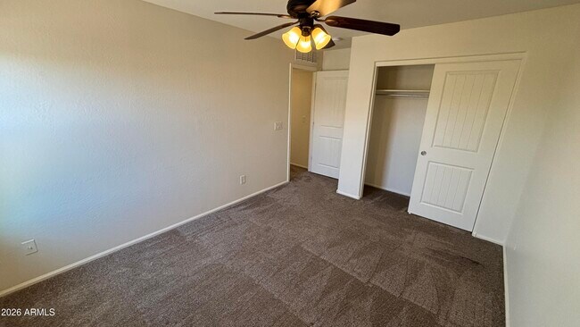 Building Photo - 624 W Mesquite Tree Ln