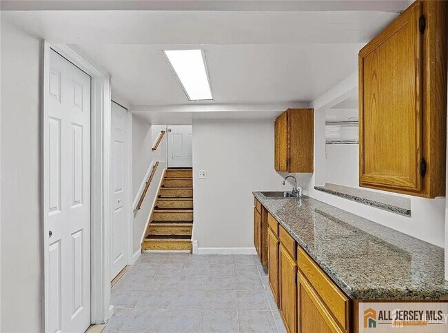 Building Photo - 1 Stanton St