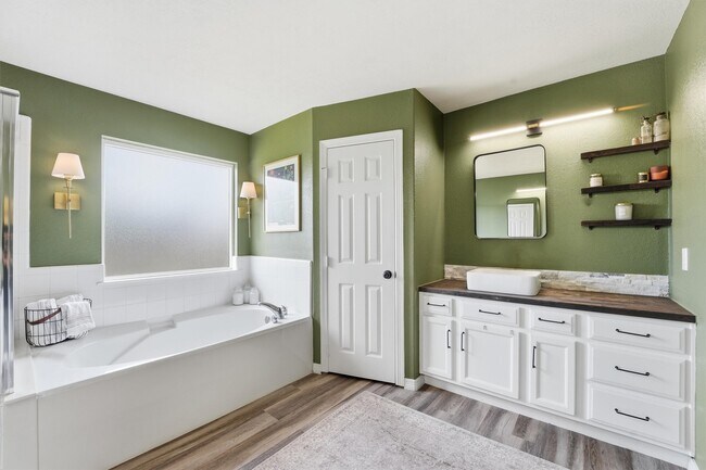 Building Photo - 6215 Lake Chase Ct