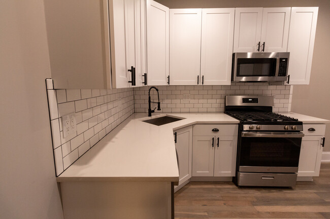 Building Photo - 3755 W Addison St